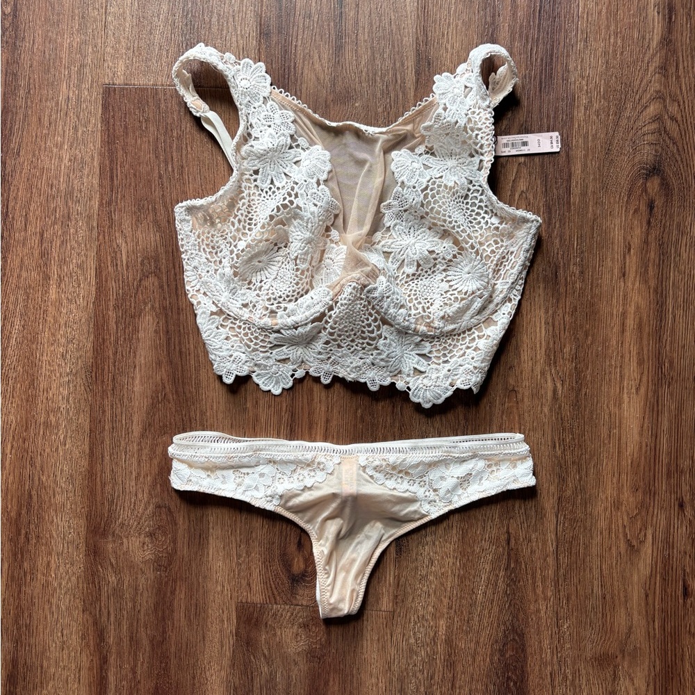 Victorias Secret Lace Bralette and Panty Set - Cream 34DD/Small panty